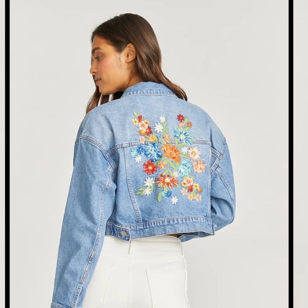 Free People DRIFTWOOD
Le Bouquet Denim Crop Jacket M $198